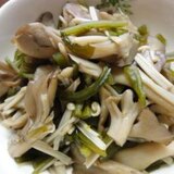 舞茸とえのきに茎わかめの酒蒸し★柚子胡椒風味